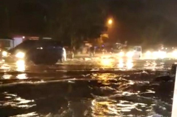 Cuaca Ekstrem, Bandung Dilanda Banjir dan Puting Beliung