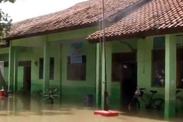 Banjir Rendam Lima Kecamatan di Kabupaten Cirebon, Siswa Sekolah Diliburkan