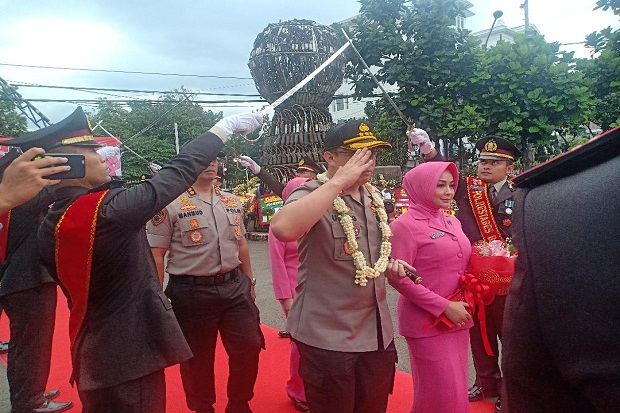 Kombes Pol Ulung Jabat Kapolrestabes Bandung, Kapolda: Laksanakan Tugas dengan Baik