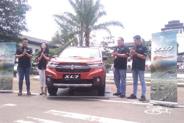 Market SUV Terus Naik, Suzuki Perkenalkan XL7 di Bandung