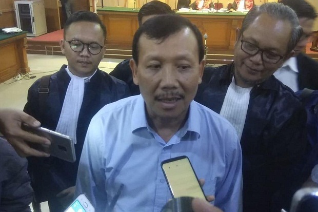 Eks Sekda Jabar Iwa Karniwa Dituntut 6 Tahun Penjara dan Denda Rp400 Juta