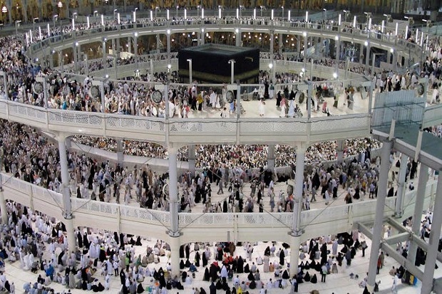 Arab Saudi Tangguhkan Pelaksanaan Umrah