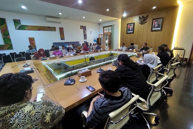 Terkait Wabah Corona, Wali Kota Instruksikan Tutup Alun-alun Bandung