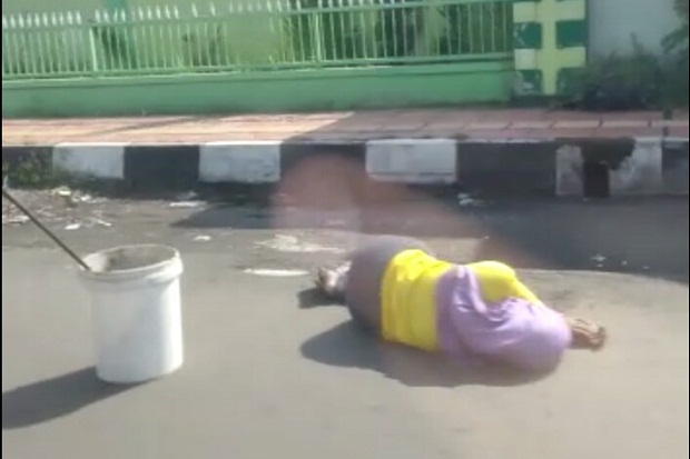 Seorang Wanita Tergeletak di Tepi Jalan Terusan Sudirman, Warga Cimahi Panik