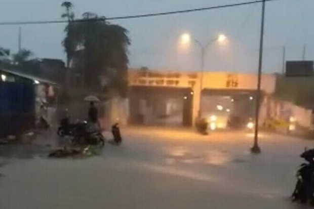 Banjir Bandang Terjang Underpass Padalarang, Ratusan Rumah Terendam