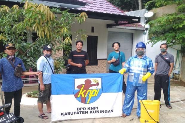 KNPI Jabar Bagikan Alat Penyemprot Disinfektan ke Kota dan Kabupaten