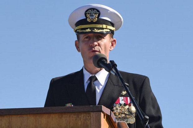 Dipecat, Kapten Kapal Induk AS Malah Banjir Dukungan dan Disebut Pahlawan