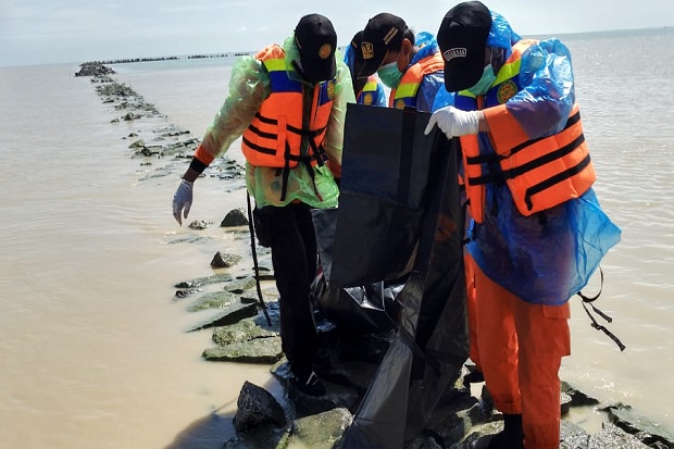 Terpeleset saat Buang Hajat, Warga Cirebon Tewas Tenggelam di Sungai Ciberes
