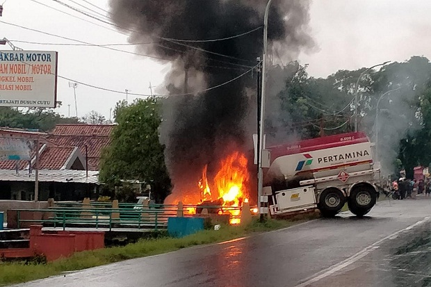 Mobil Tangki Terbakar di Jalan Kadipaten-Jatitujuh, Ini Kronologinya