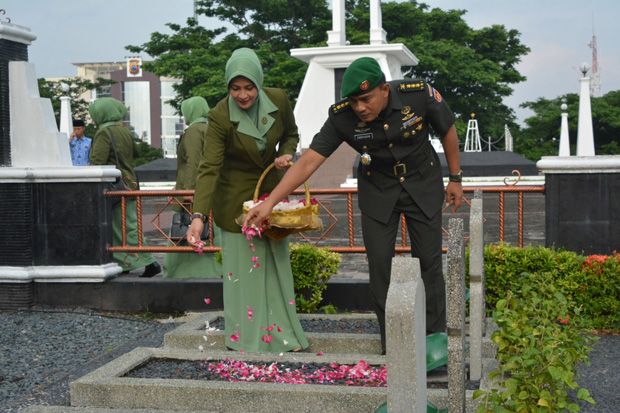 HUT ke-68 Penerangan TNI AD, Pendam Diponegoro Ziarah ke Giri Tunggal