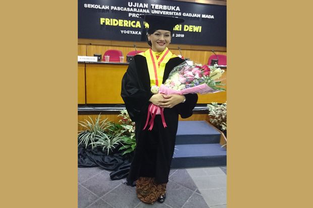 Friderica Widyasari Dewi Jadi Doktor ke-4.438 dari UGM