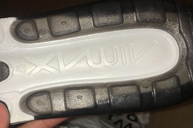 Logo di Sol Sepatu Nike Ini Picu Kemarahan Pelanggan Muslim