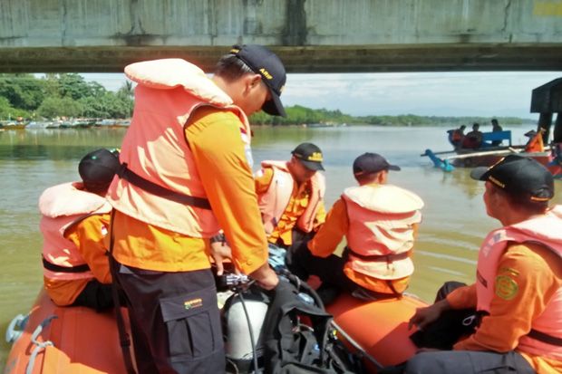 Asyik Tiduran di Jembatan, Pemuda Tenggelam di Sungai Jetis Cilacap