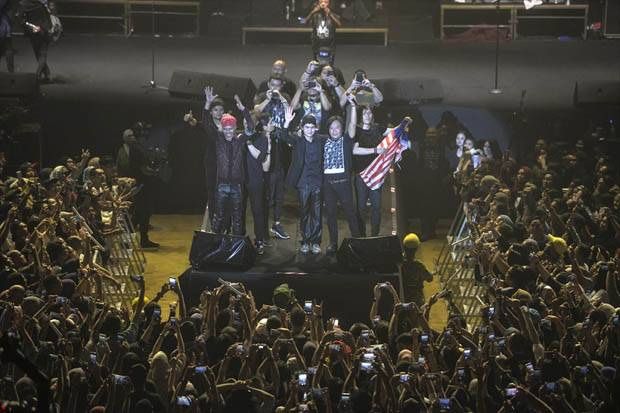 Konser Reuni Dewa 19 Minus Ahmad Dhani Getarkan Kuala Lumpur