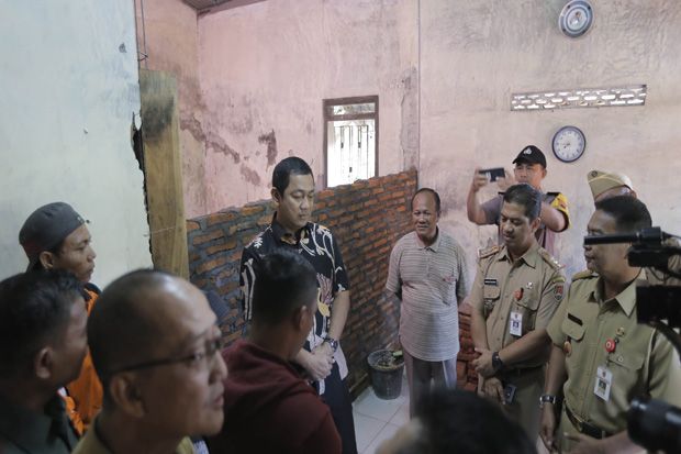 Kunjungi Korban Longsor, Wali Kota Semarang Minta Warga Waspada