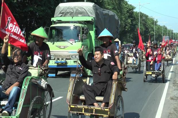 Ratusan Tukang Becak di Kendal Konvoi Dukung Jokowi-Maruf Amin