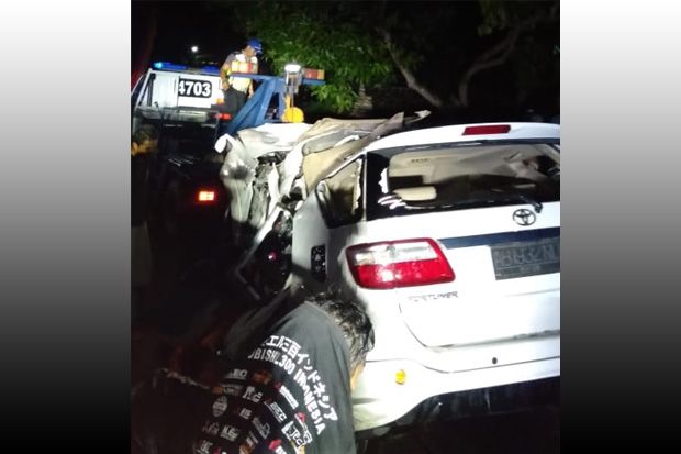 Fortuner Ringsek Tabrak Pohon, Pengemudi Tewas Seketika