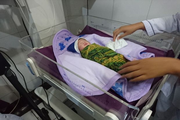 Bayi Perempuan Dibuang di Pinggir Jalan Desa Sumogawe Semarang