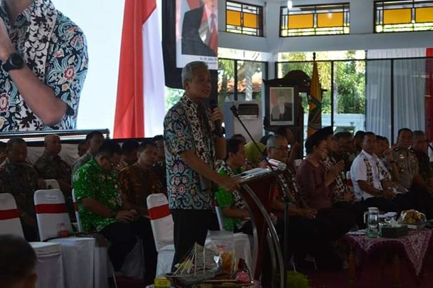 Ganjar Pranowo Dorong Pengembangan Produk Khas Daerah Jateng