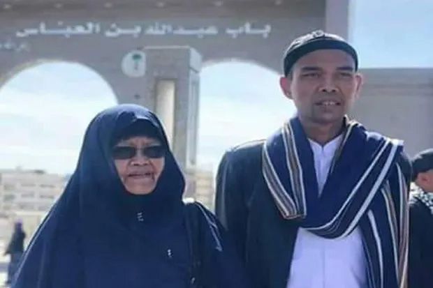 Sakit, Ibunda Ustaz Abdul Somad Meninggal Dunia Subuh Tadi