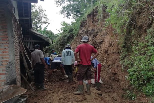 Tebing di Banjarsari Temanggung Longsor, Satu Rumah Rusak