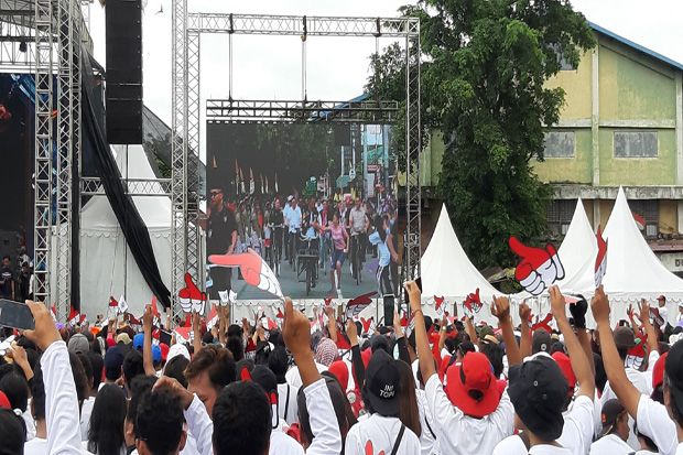 Nostalgia di Yogyakarta, Jokowi Gowes dari Bundaran UGM ke Kridosono