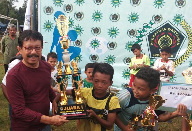 Putra Arisa Semarang Juarai Festival SSB PWI Jateng Cup