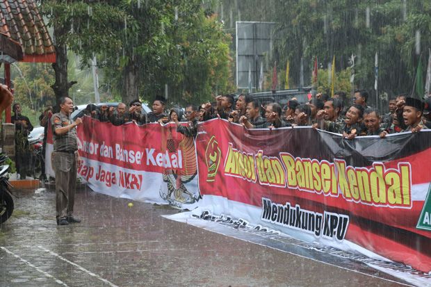 Tolak Pernyataan Amien Rais, Pemuda Kendal dan Banser Dukung KPU