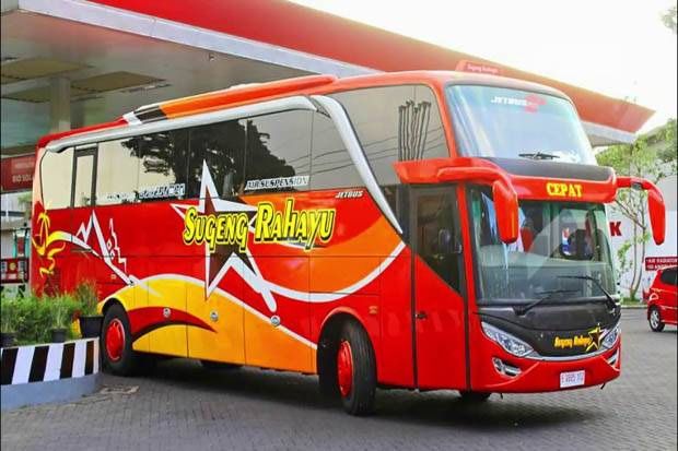 Bus Jurusan Surabaya-Yogya Guling ke Sungai, Dua Penumpang Tewas
