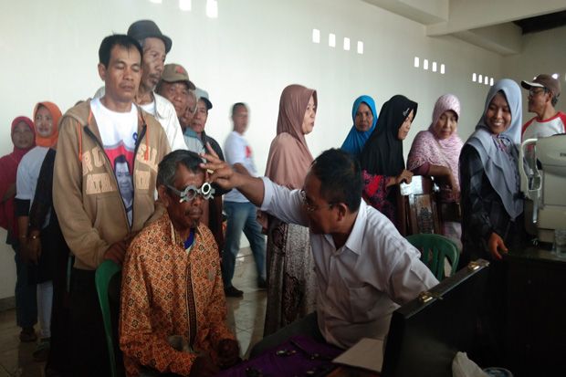 Warga Pemalang Serbu Pemeriksaan Mata dan Bazar Kacamata Partai Perindo
