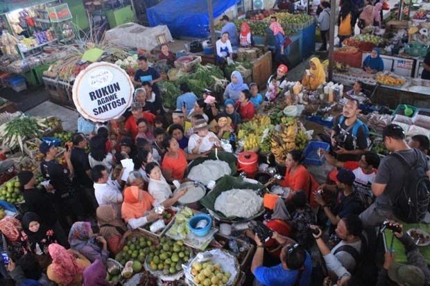Pedagang Pasar Gede Solo Syukuran Pemilu Berjalan Damai