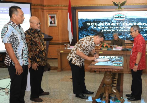 Urusan Proyek, Gubernur Minta Kontraktor Tak Beri Apapun