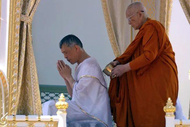 Upacara Penobatan Raja Thailand Ditandai Ritual Hindu dan Buddha