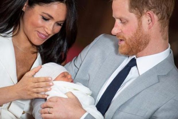 Meghan dan Harry Namai Bayinya Archie Harrison Mountbatten-Windsor