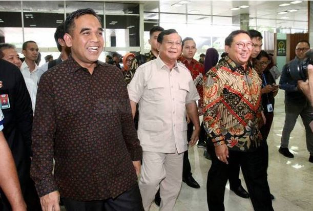 Manifes Penerbangan Prabowo Tersebar, Fadli Zon Heran