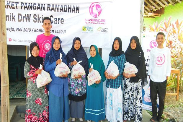 Klinik DrW dan ACT Bagikan 16.000 Paket Pangan Ramadhan di Purworejo