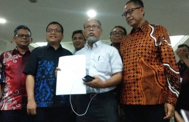 Kuasa Hukum Prabowo-Sandi Bawa Bukti Mengejutkan ke MK