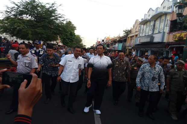 Sri Sultan Nikmati Uji Coba Pedestrian Malioboro dengan Jalan Kaki