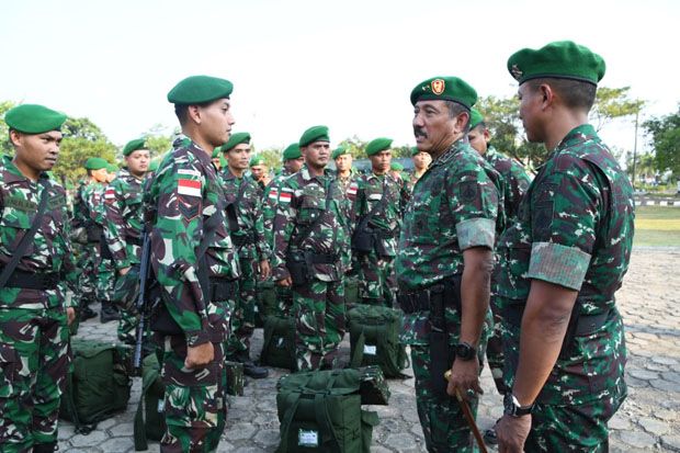 Pangdam Diponegoro Berangkatkan Satgas Yonif 406/CK ke Perbatasan Papua