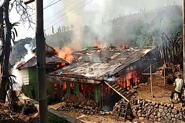 Tiga Rumah di Lereng Gunung Prau Kendal Ludes Terbakar