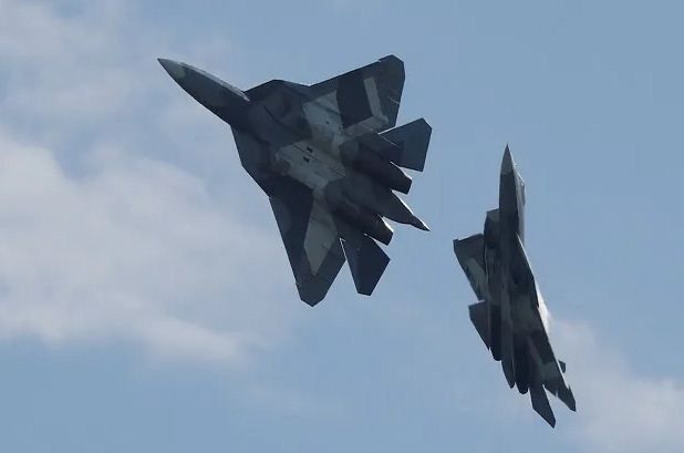Rusia Tawarkan Jet Tempur Siluman Su-57 ke AU India