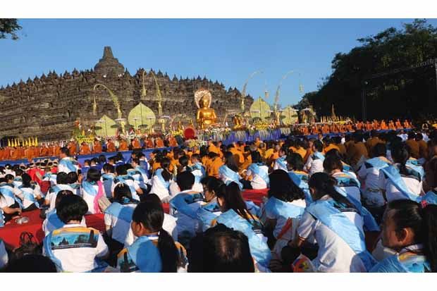 Ganjar Targetkan Lima Juta Umat Budha Datangi Borobudur