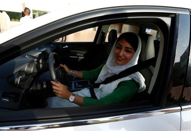 Kini Perempuan Saudi Bisa Bepergian Tanpa Izin Wali Prianya