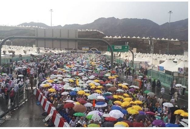 Mekkah Kembali Diguyur Hujan Deras, Tenda Jamaah Tetap Aman
