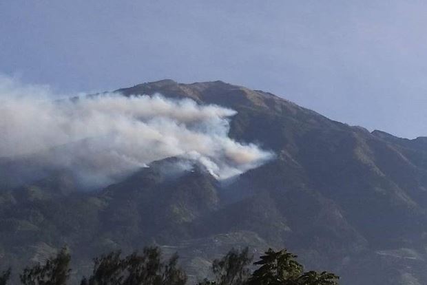 Gunung Merbabu Terbakar, Jalur Pendakian Ditutup Sementara