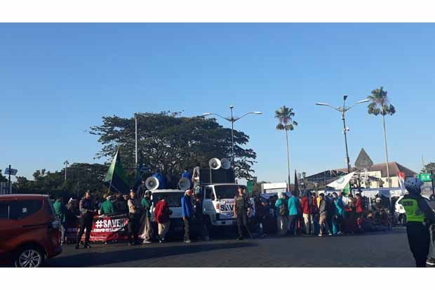 Aksi demo Dukung dan Tolak Revisi UU KPK, Hiasi Titik Nol Kilometer