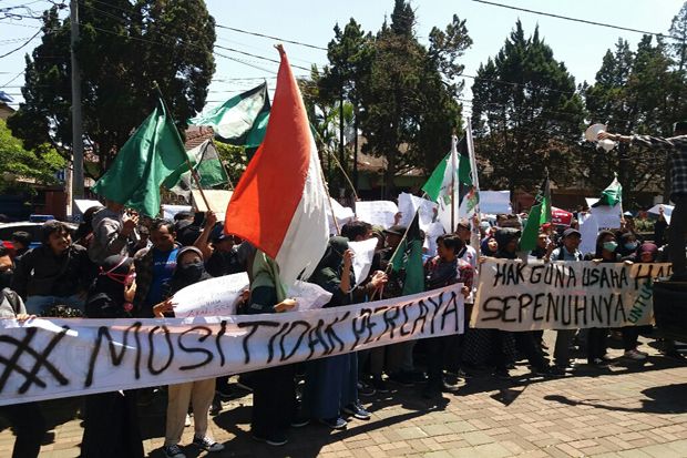Mahasiswa Salatiga Demo Tolak Pelemahan Pemberantasan Korupsi