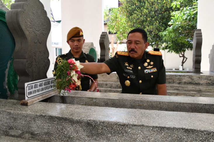 Jelang HUT Kodam IV, Pangdam Ziarah ke Makam Pangeran Diponegoro