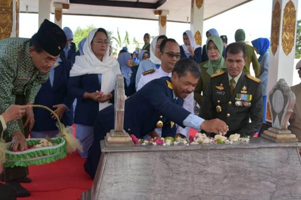 Jelang HUT Ke-74 TNI, Prajurit TNI DIY Ziarah ke TMP Kusumanegara