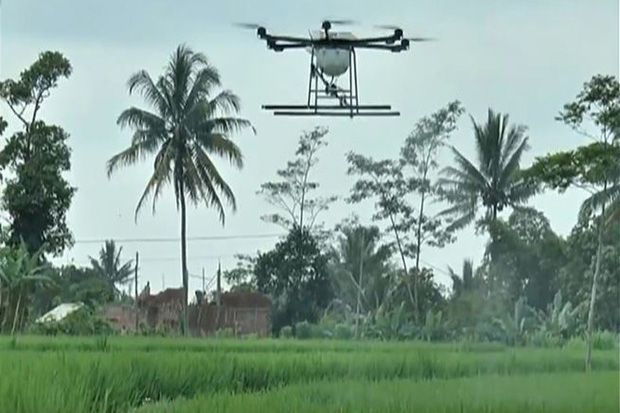 Drone Buatan Pemuda Temanggung Bisa untuk Semprot Lahan Pertanian